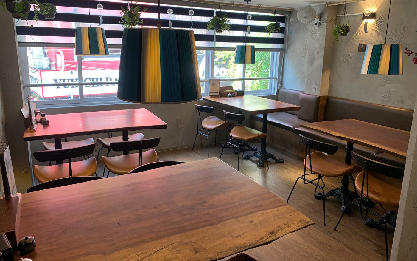 2F 餐桌座